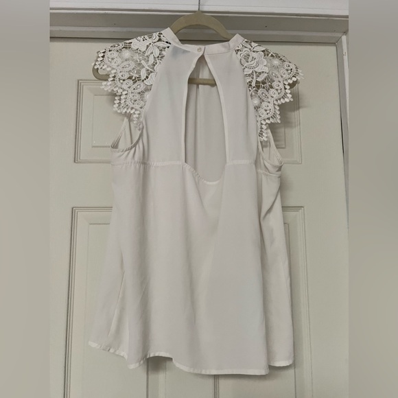 Express Lace sleeve button back tank - Picture 2 of 3